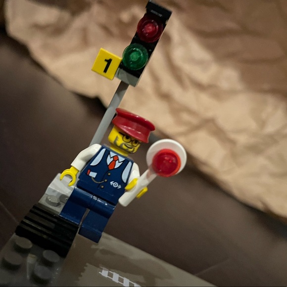 Lego City Grand Central Station (4513) - Picture 5 of 10